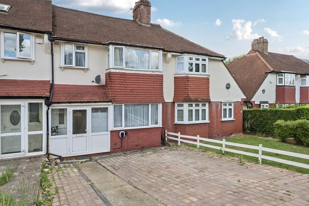 Property photo 1 of 18 External