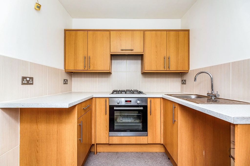 Property photo 2 of 9 Kitchen