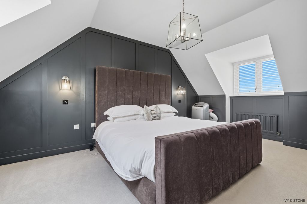 Property photo 2 of 31 4519121