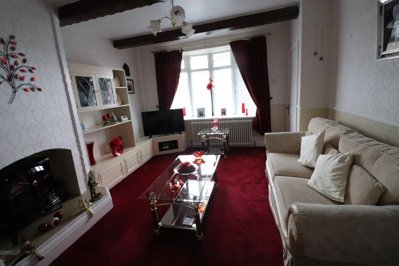 Property photo 2 of 16 Lounge