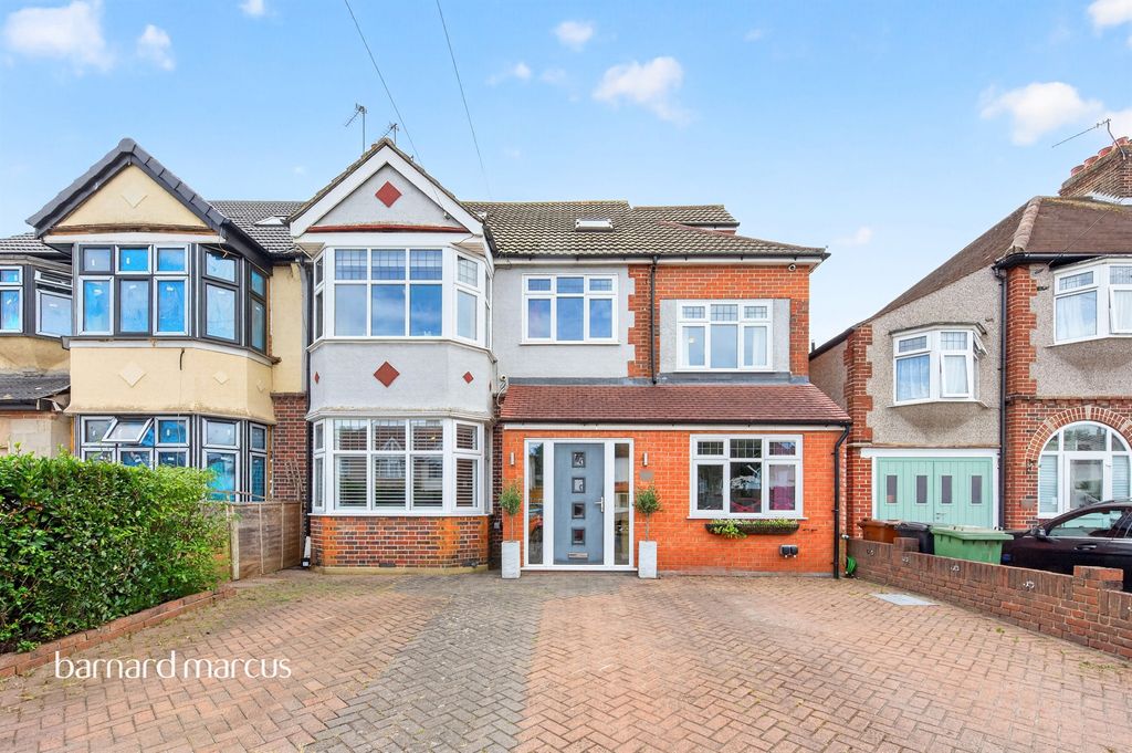 Property photo 1 of 18