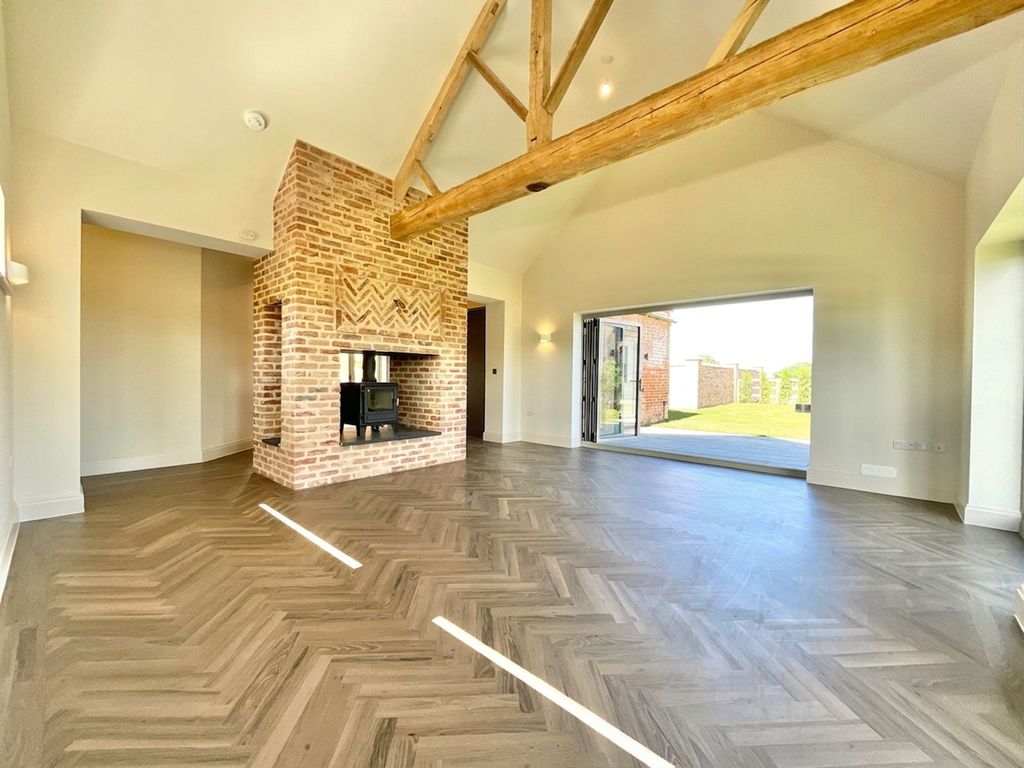 Property photo 3 of 31