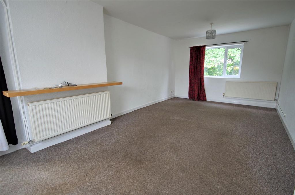 Property photo 2 of 12 Living Room