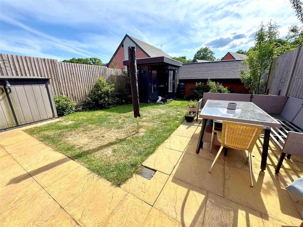 Property photo 3 of 13 Garden.Jpg