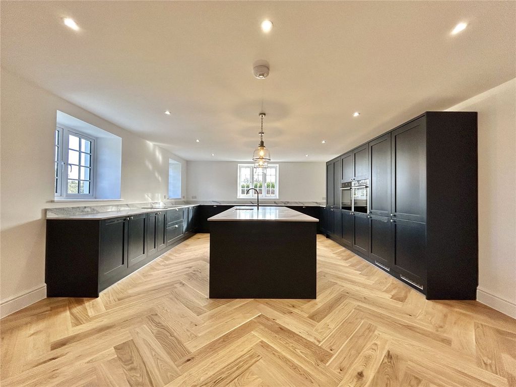 Property photo 3 of 32 Picture No. 23