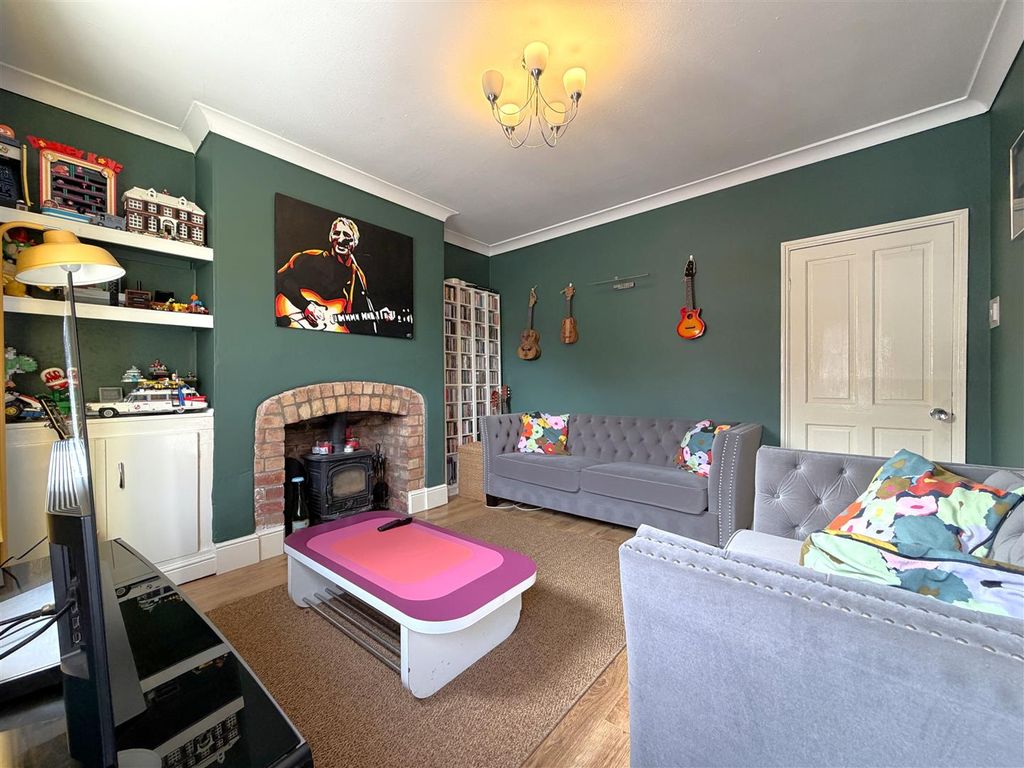 Property photo 2 of 17 Lovely Lounge 435