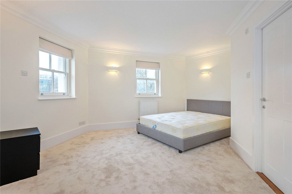 Property photo 3 of 16 Bedroom