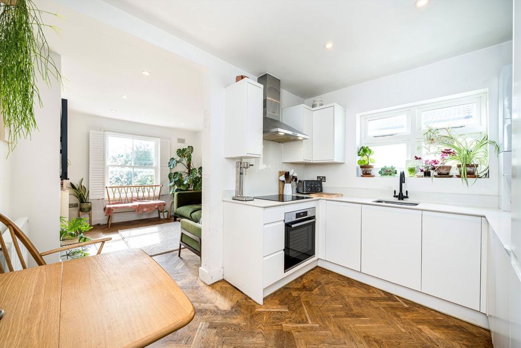 Property photo 2 of 5