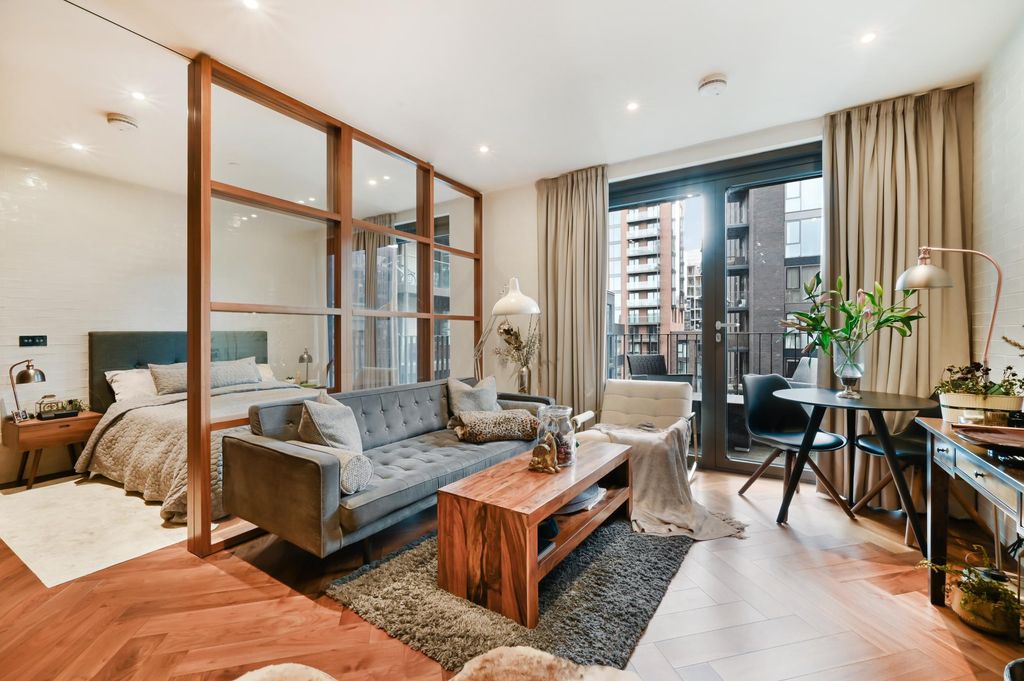 Property photo 2 of 24