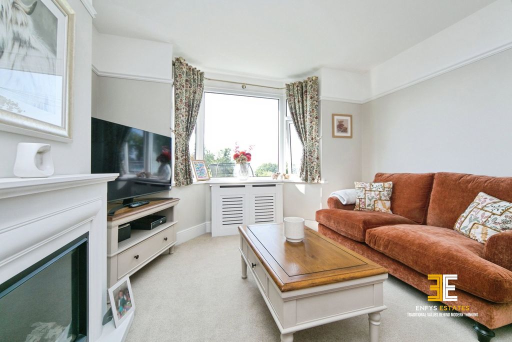 Property photo 3 of 31