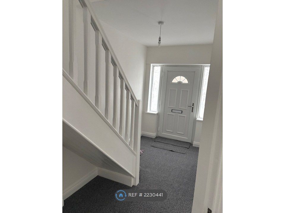 Property photo 2 of 33