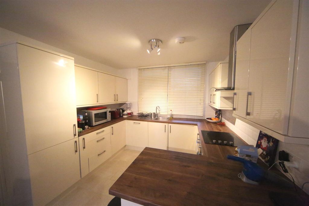 Property photo 2 of 6 2T5B3082.Jpg
