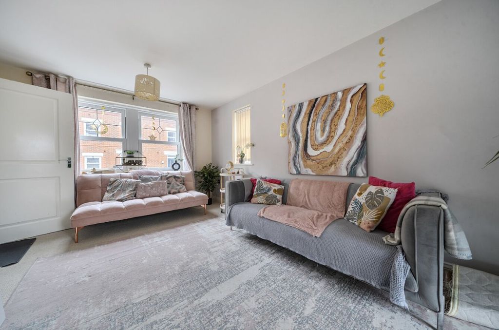 Property photo 3 of 19