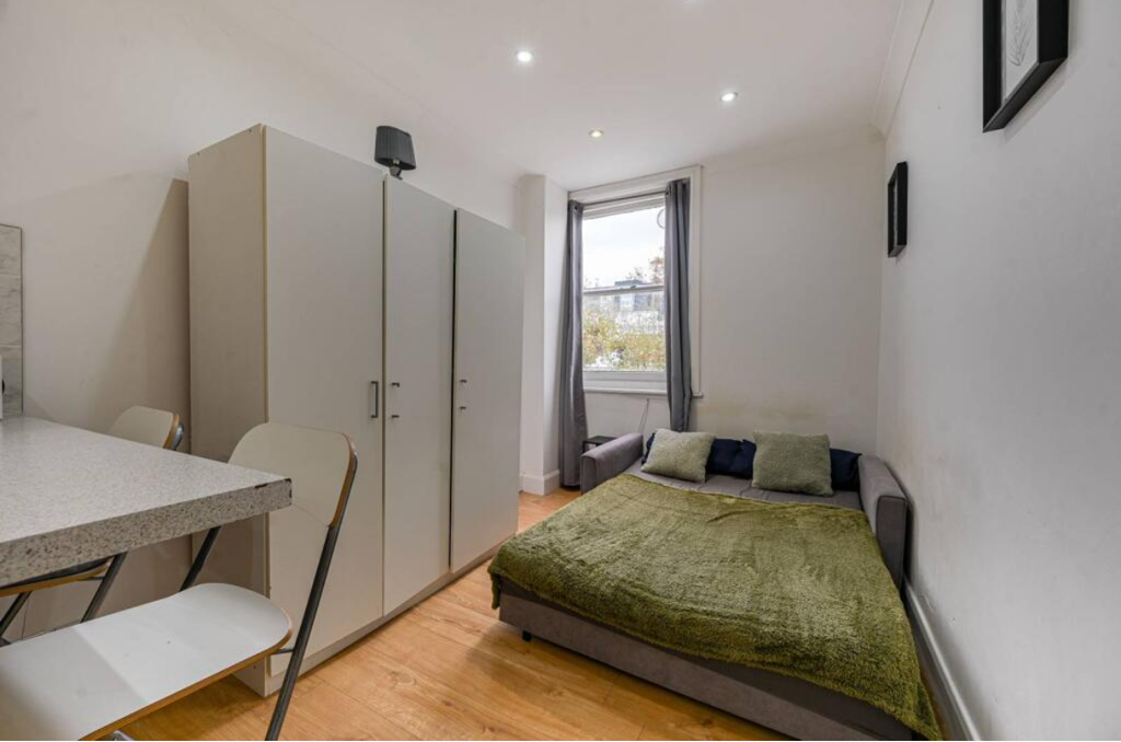 Property photo 3 of 4