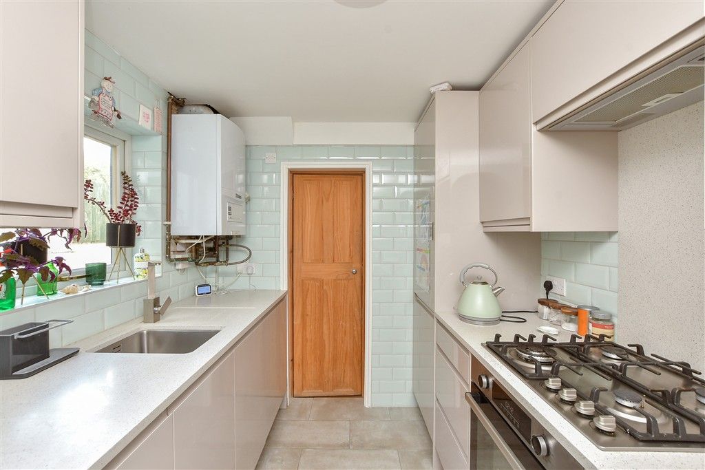 Property photo 3 of 15 Kitchen