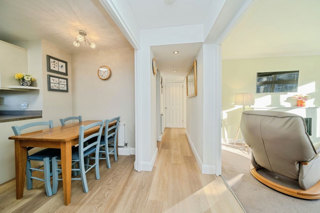 Property photo 3 of 16 Pbox-Img.Jpg