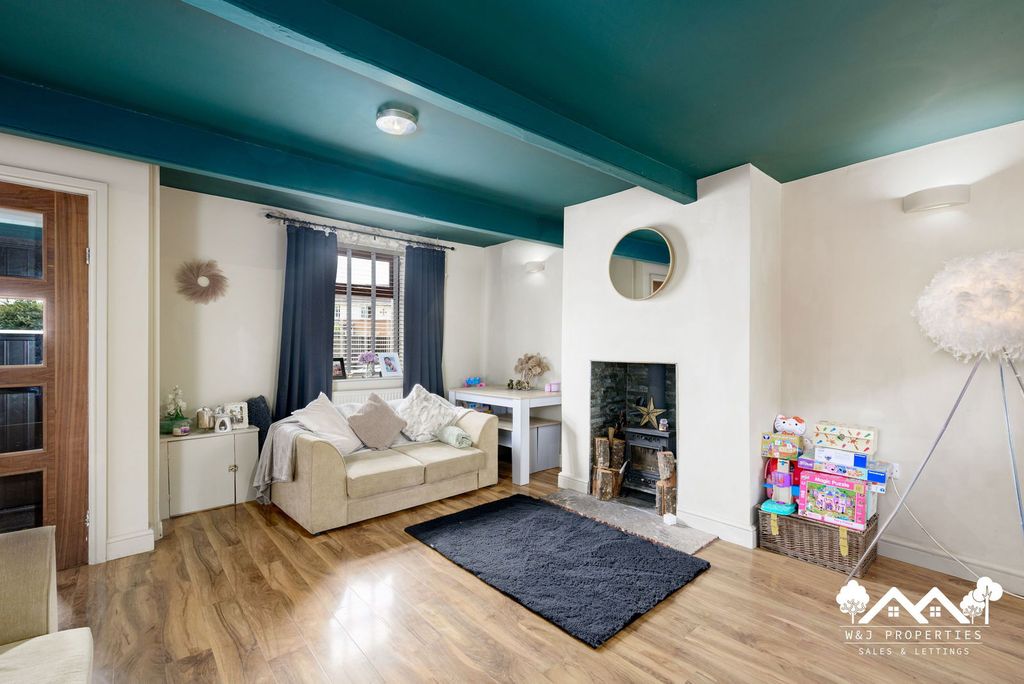 Property photo 3 of 18