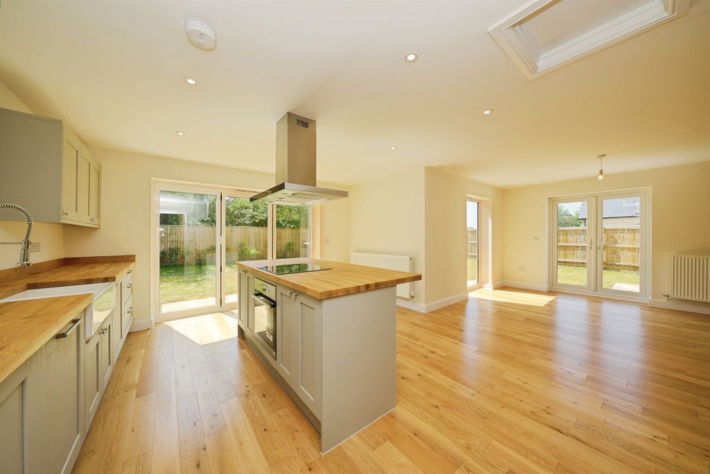 Property photo 2 of 19