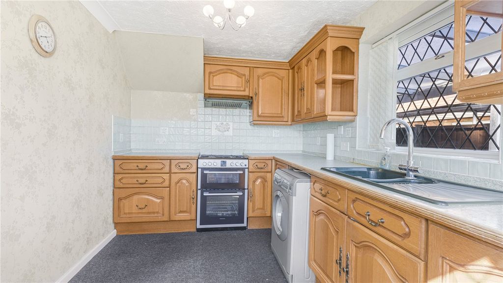 Property photo 3 of 33 Picture No. 25