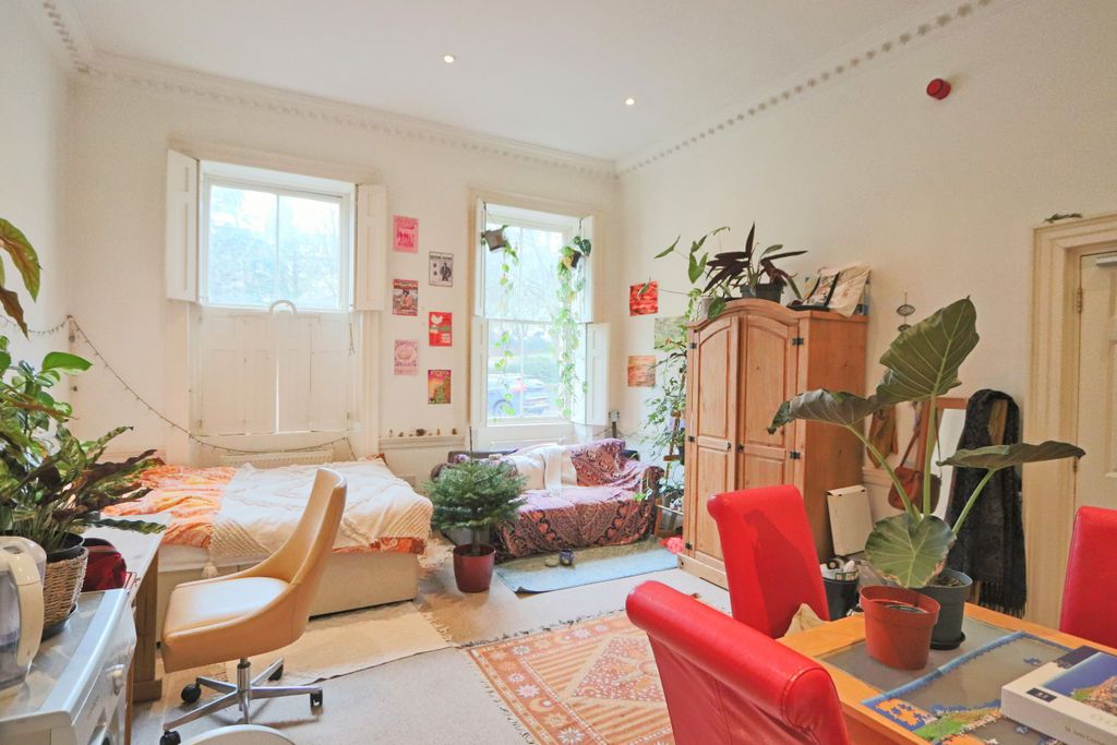 Property photo 3 of 6