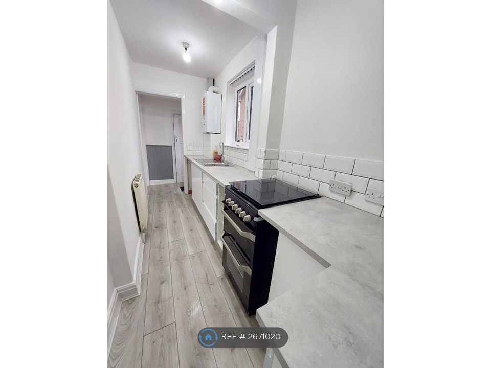 Property photo 2 of 35