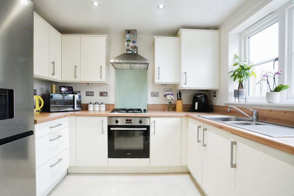 Property photo 3 of 17 Photography