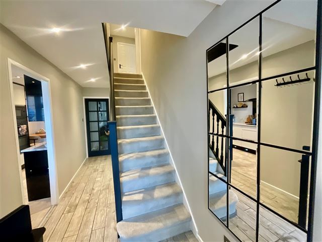 Property photo 3 of 21 Hallway