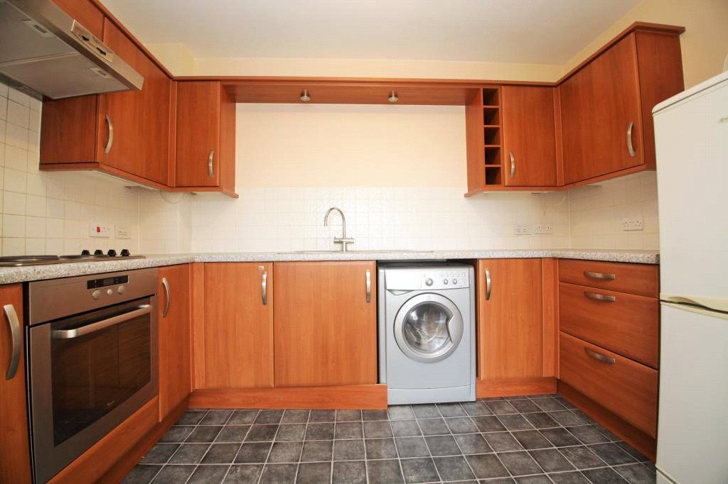 Property photo 3 of 9 Kitchen