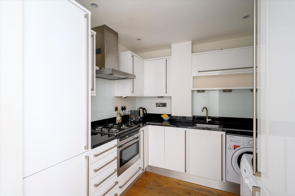 Property photo 3 of 17 Image