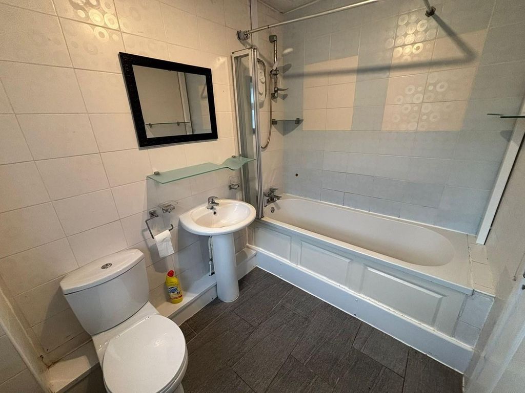 Property photo 3 of 20 B1.Jpg