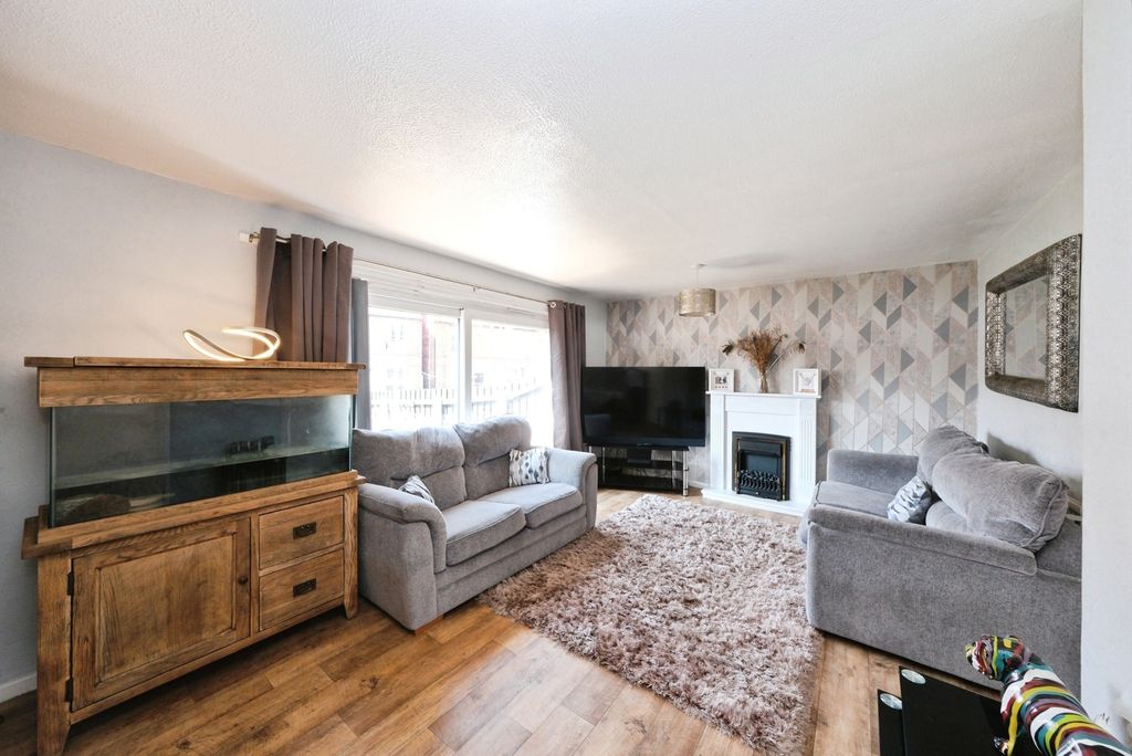 Property photo 3 of 14 Pbox-Img.Jpg