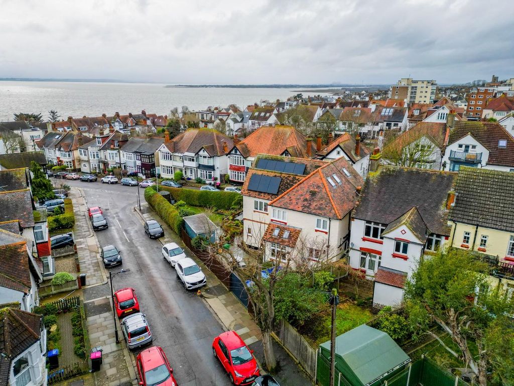 Property photo 2 of 29 Location