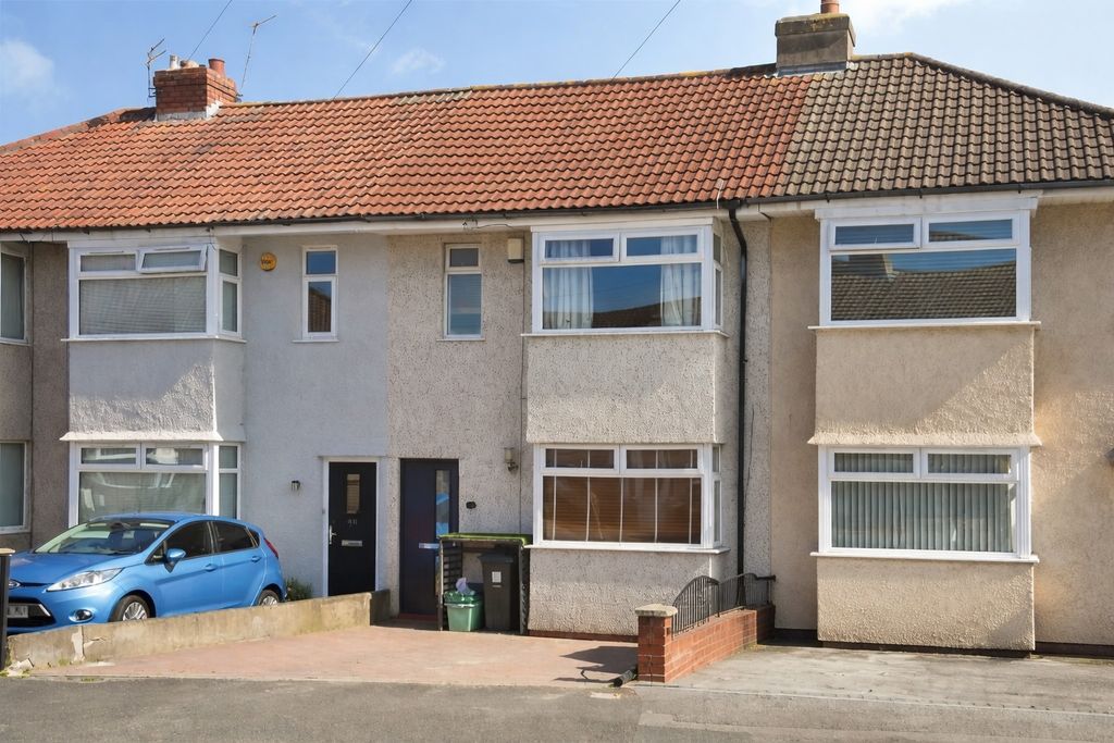 Property photo 3 of 12