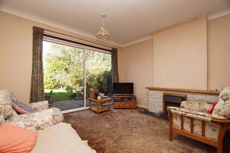 Property photo 3 of 12 Lounge/ Dining Room