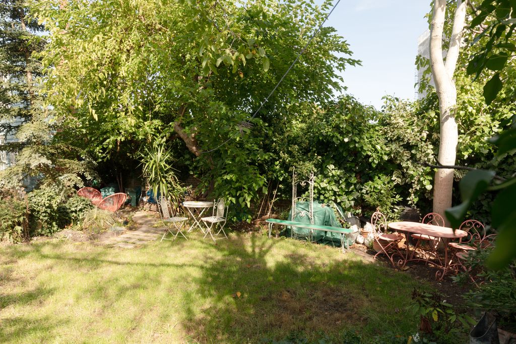 Property photo 3 of 47