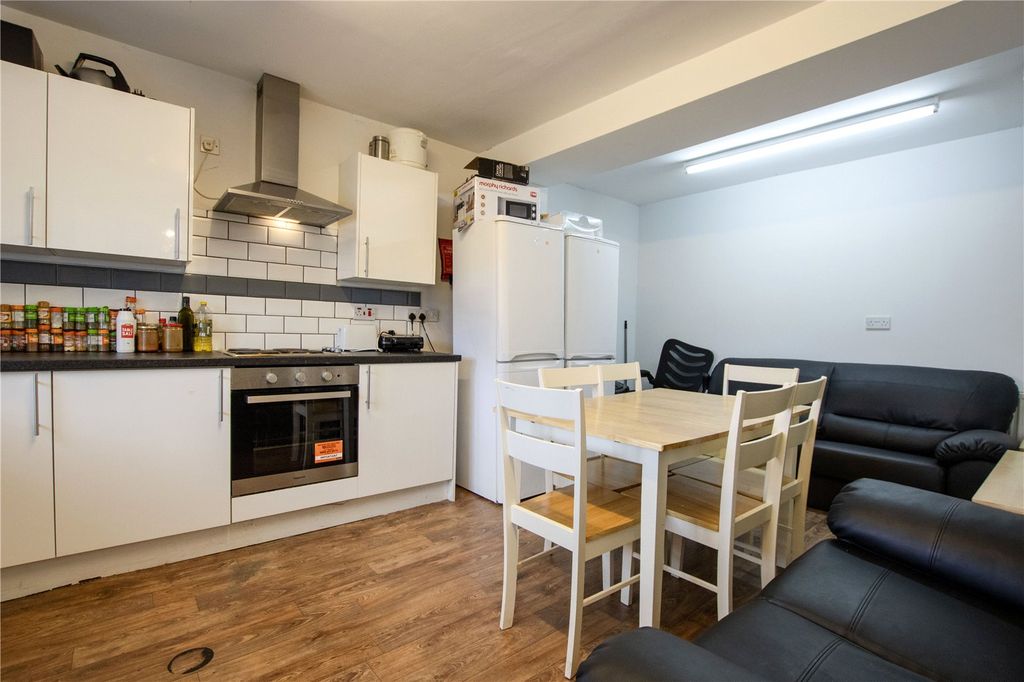 Property photo 2 of 8 Picture No. 05