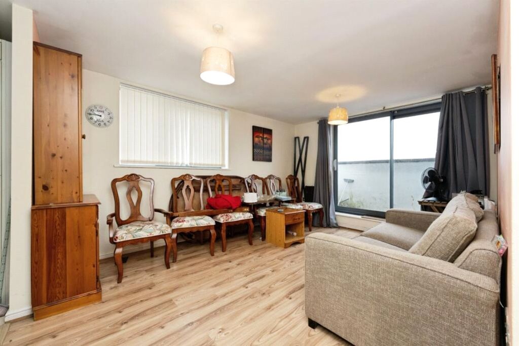 Property photo 2 of 15 Picture No. 06