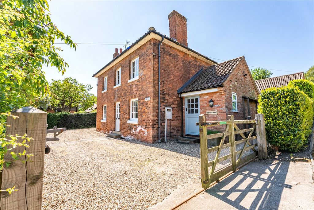 Property photo 2 of 31 Picture No. 27