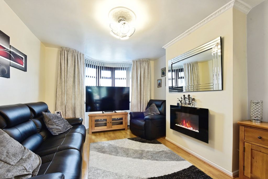 Property photo 3 of 22 Pbox-Img.Jpg