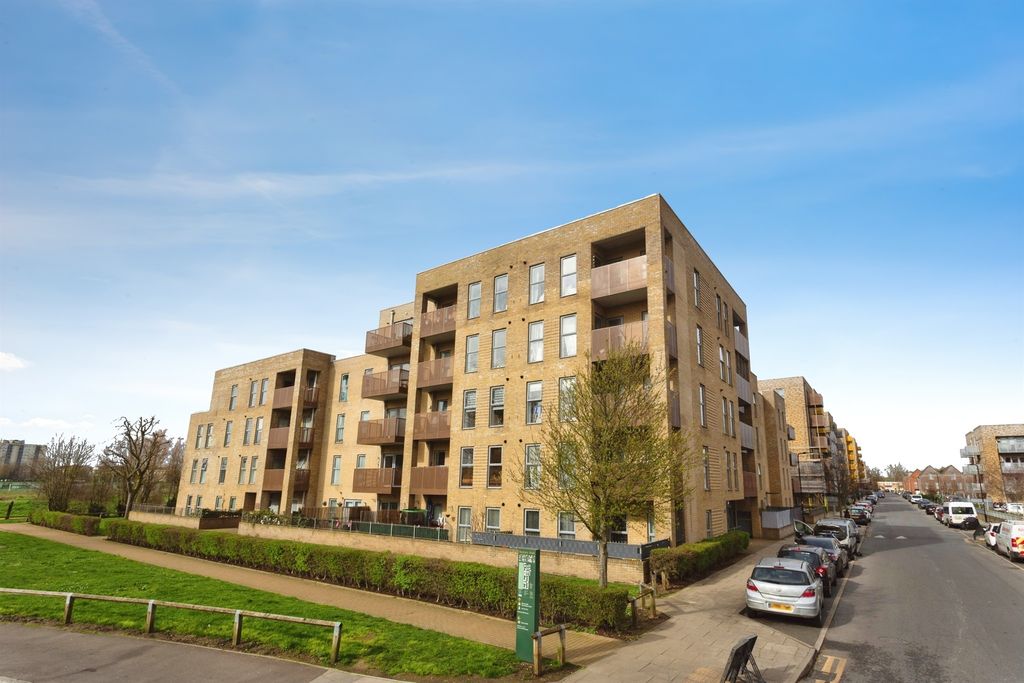 Property photo 2 of 16