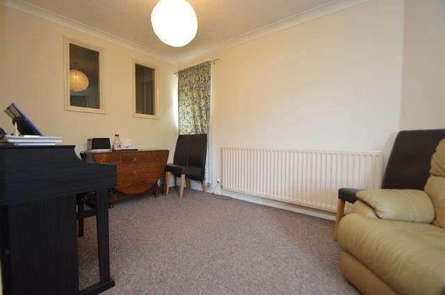 Property photo 3 of 7 Lounge