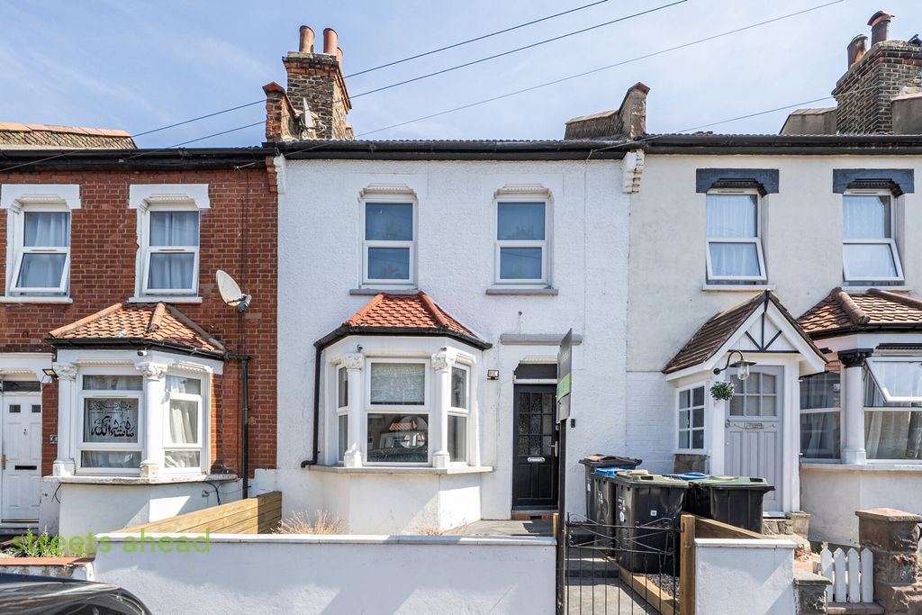 Property photo 1 of 18 B2F11Eaf-130d-48E...