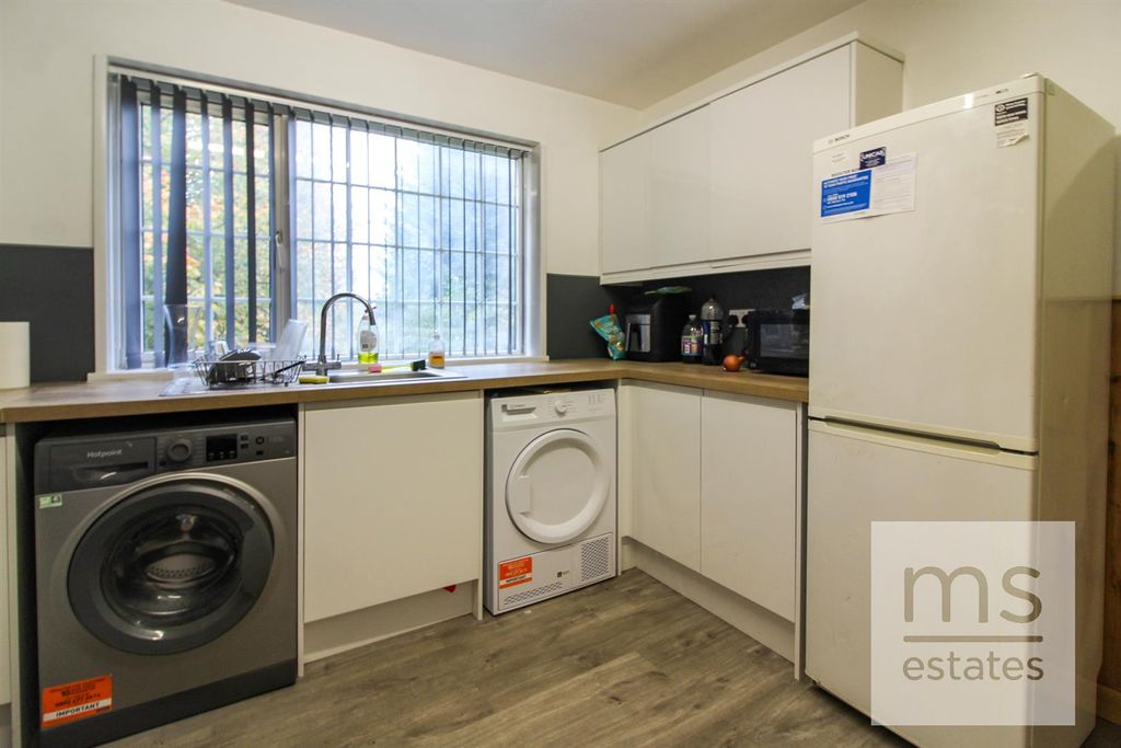 Property photo 3 of 12 Img_2129.Jpg