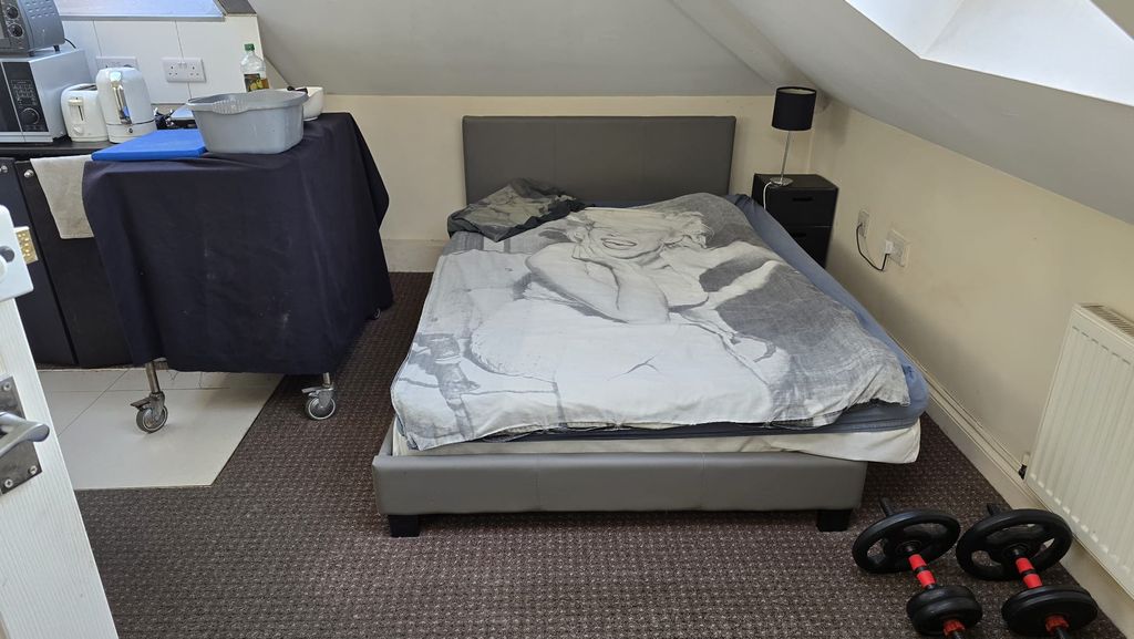 Property photo 1 of 3