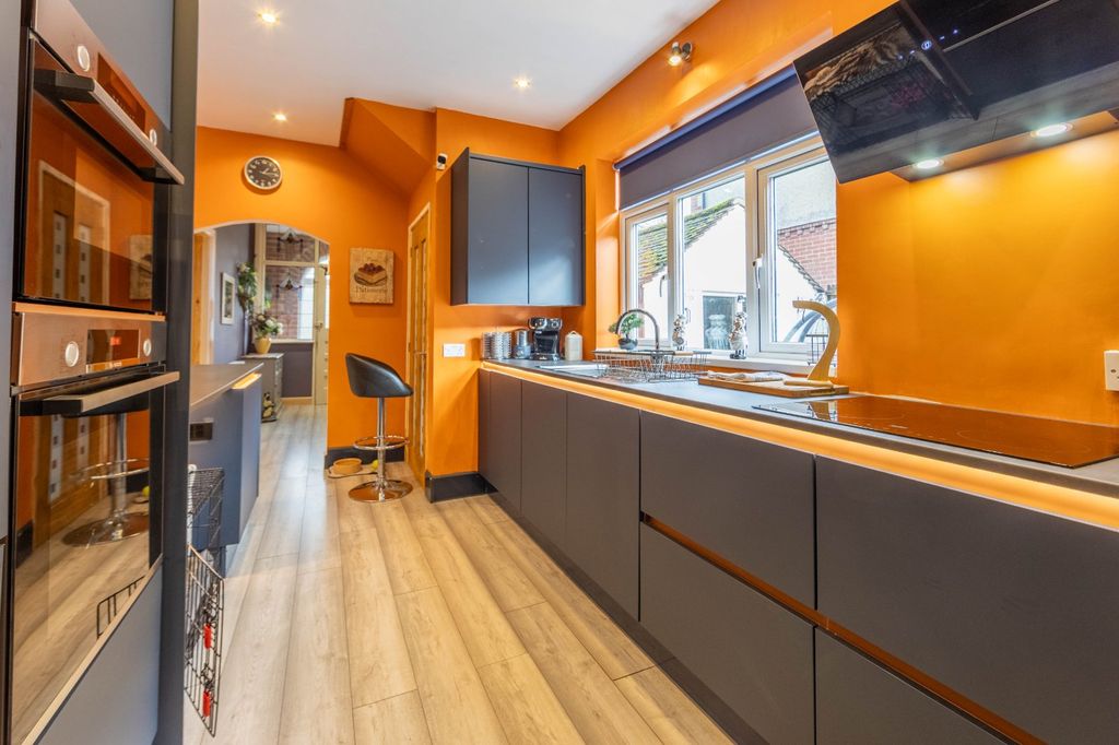 Property photo 2 of 18 Picture 2