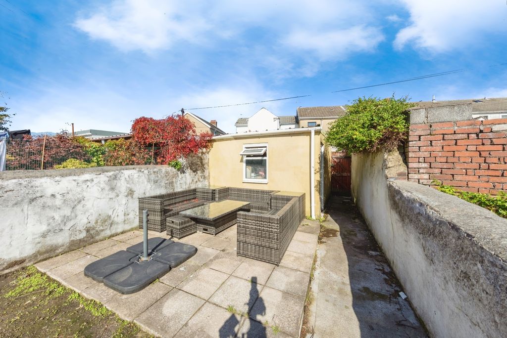 Property photo 3 of 18 Photo