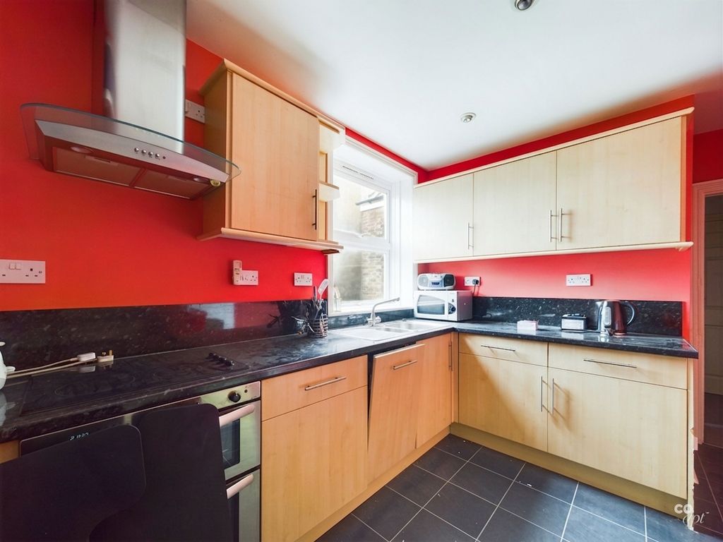 Property photo 2 of 6