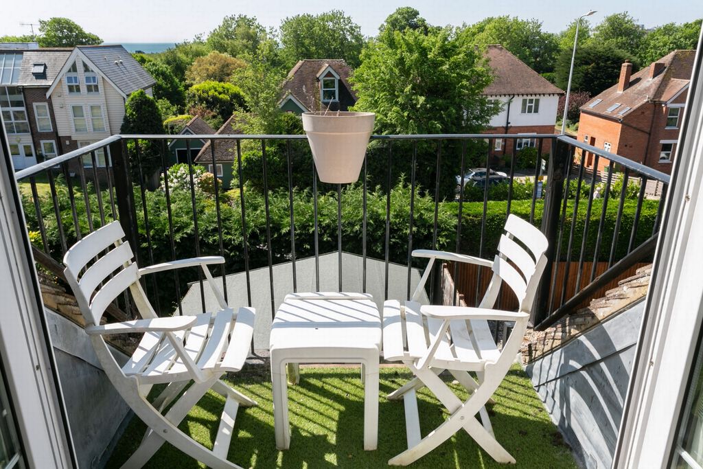 Property photo 2 of 30 Balcony