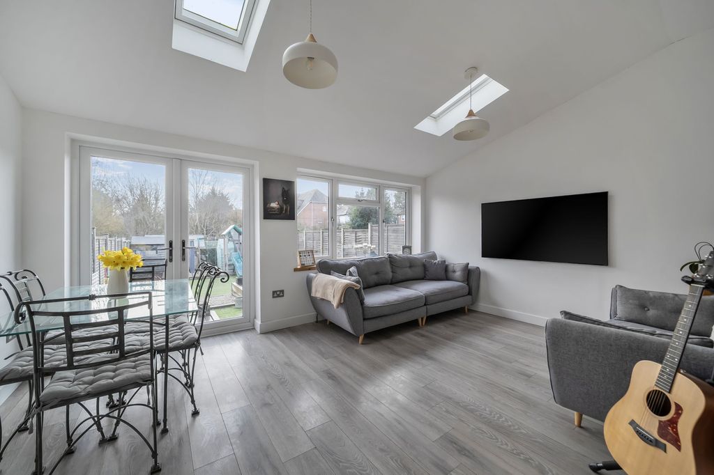 Property photo 2 of 14