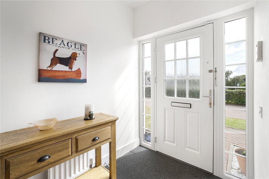 Property photo 2 of 45 Friarsfield Avenue